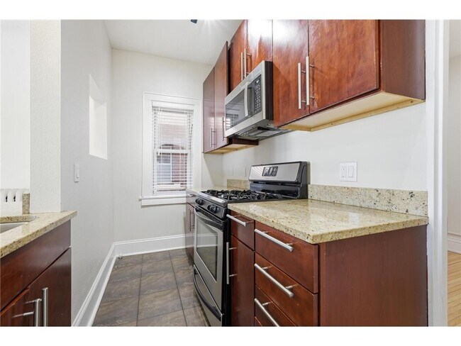 Building Photo - 2881 Irving Ave S