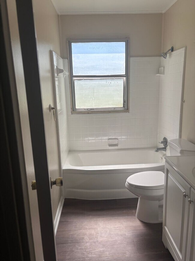 Building Photo - Single-family rental