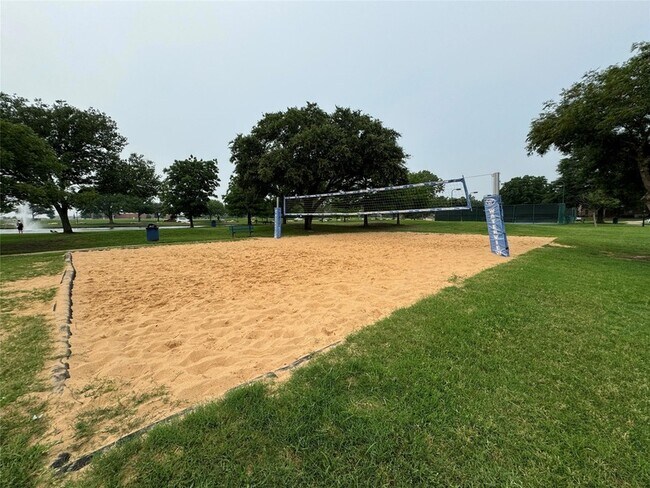 Building Photo - 9602 Glenshee Drive