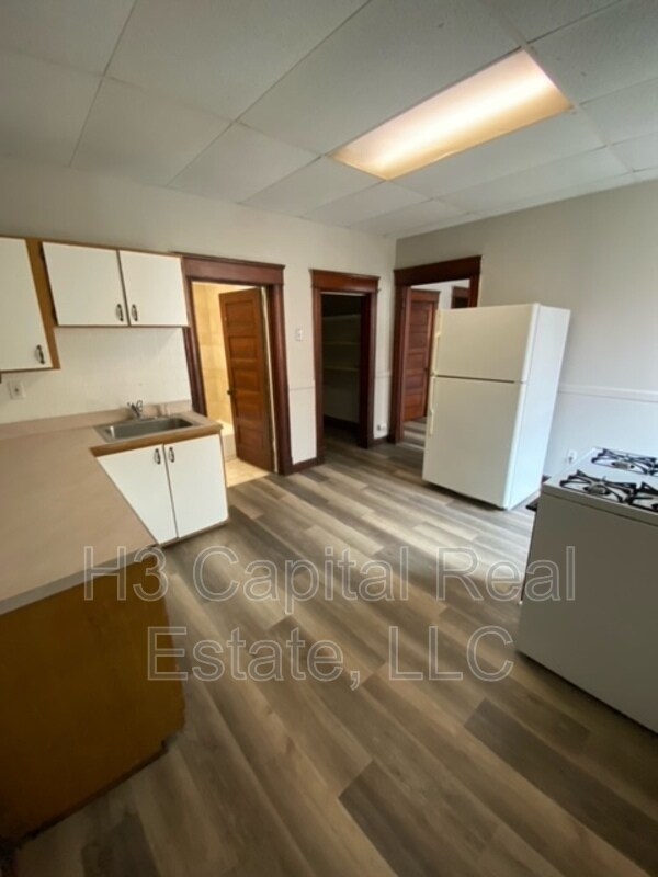 Building Photo - 2214 Edison Ave