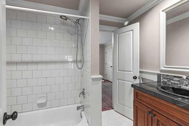 Building Photo - Wonderful Waldo Home!