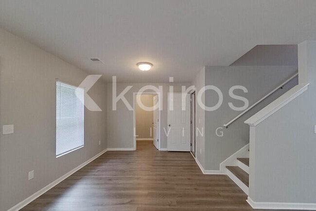 Building Photo - 305 Cedar Ridge