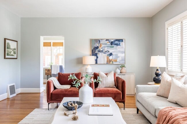 Building Photo - Elegant Sugar House Living: Finished Basement and Prime Location