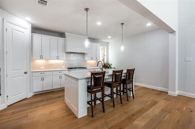 Building Photo - 8468 Wembley