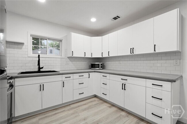 Building Photo - 403 Patton Rd