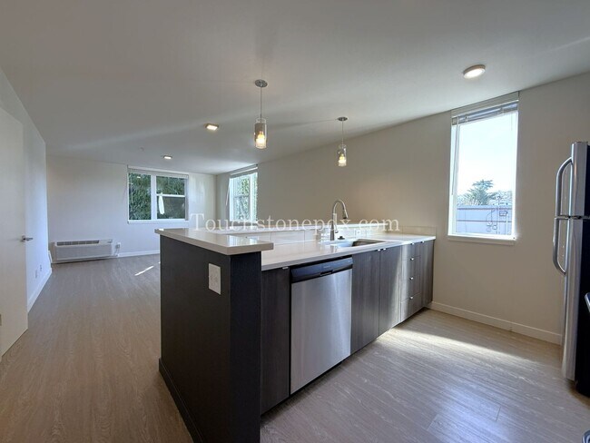 Building Photo - 2nd MONTH RENT FREE! Modern 2 Bedroom, 1.5 Bathroom Apartment