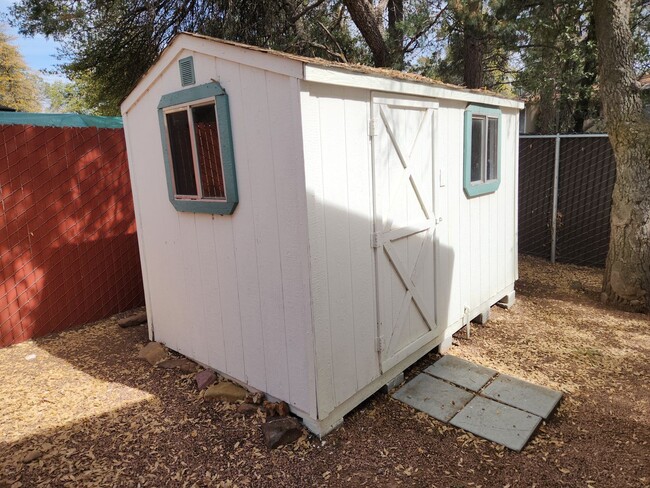Building Photo - Adorable 2 bed / 2 bath - with 1 car garage