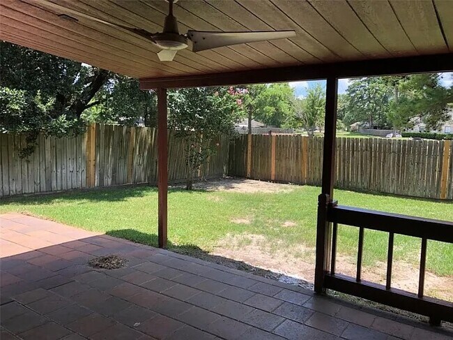 Building Photo - 22314 Meadowgate Dr