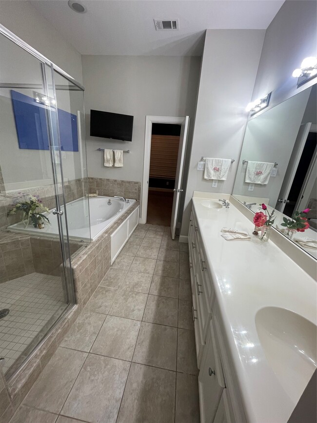 Building Photo - 7650 Springhill St