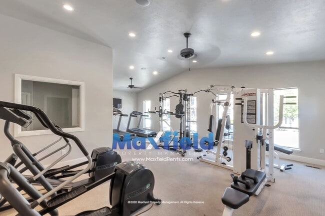Building Photo - 3 BD + Office 2 BA 2 GA Luxury Townhouse  ...