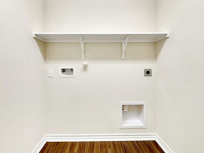Building Photo - A Stunning Single-Story Residence in Whisp...