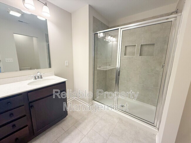 Building Photo - 140 Willow Green Dr
