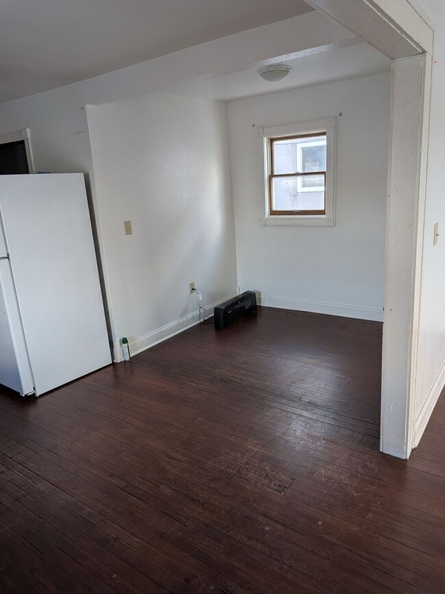 Building Photo - 229 Cedar St