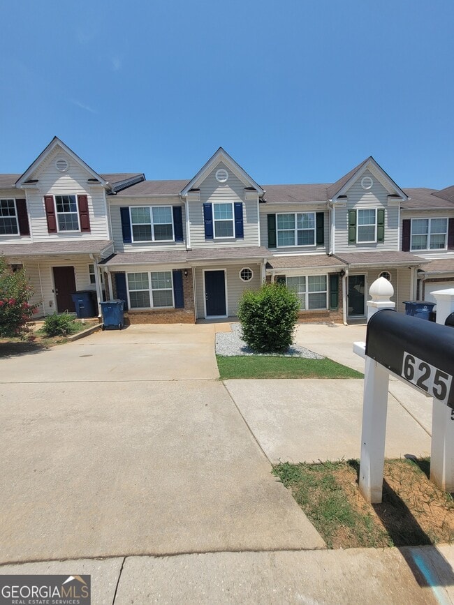 Building Photo - 625 Chase Ln
