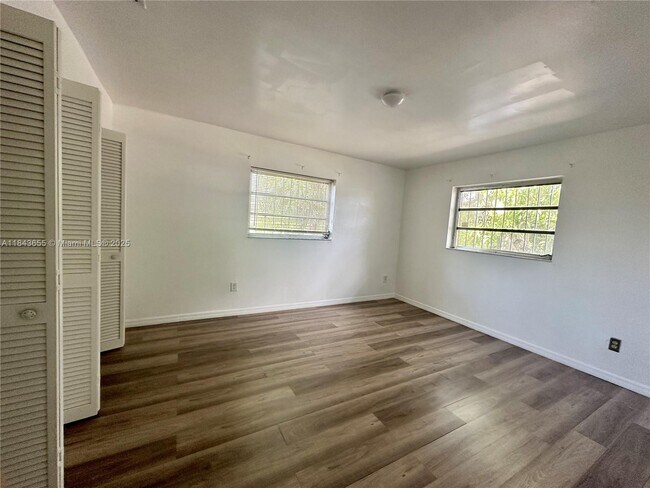Building Photo - 1240 NW 31st Ave