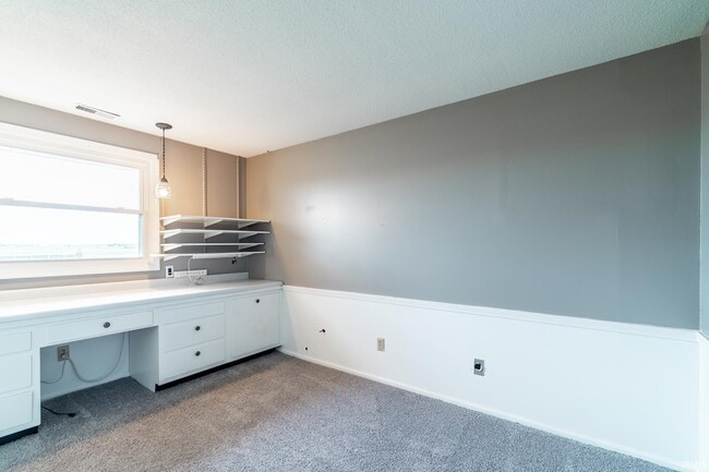 Building Photo - 18205 Doty Rd