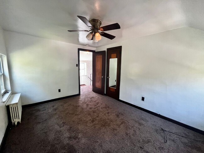 Building Photo - 2156 Sampson St