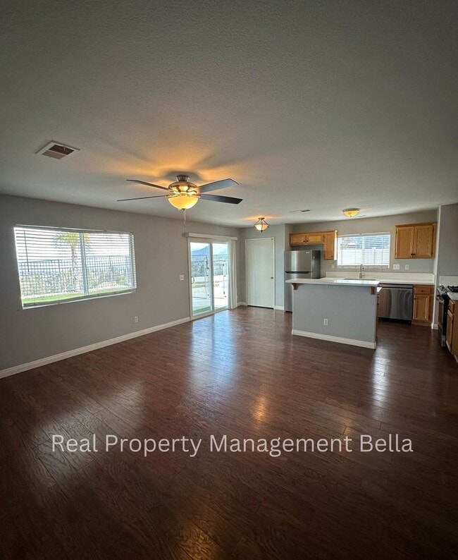 Building Photo - Lakeview Pool Retreat in a Private Cul-de-Sac Setting