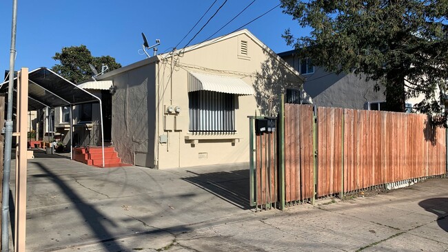 Building Photo - 07218