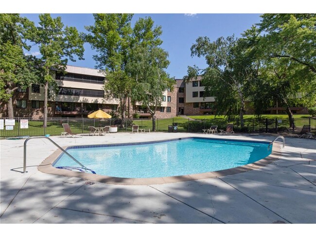 Sunny outdoor pool - 7510 Cahill Rd