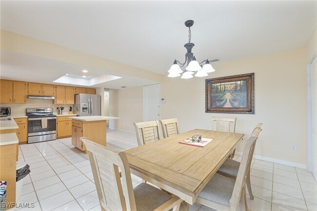 Building Photo - 1628 Country Club Blvd