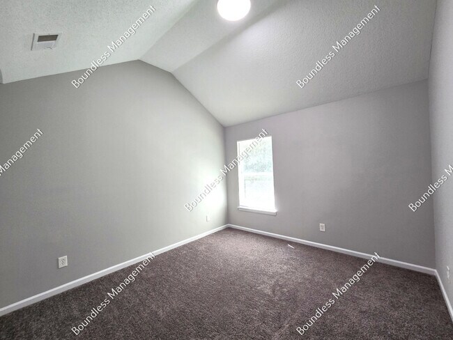 Building Photo - 2330 Hackamore Dr
