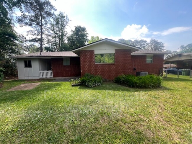 Building Photo - 708 Wright Dr