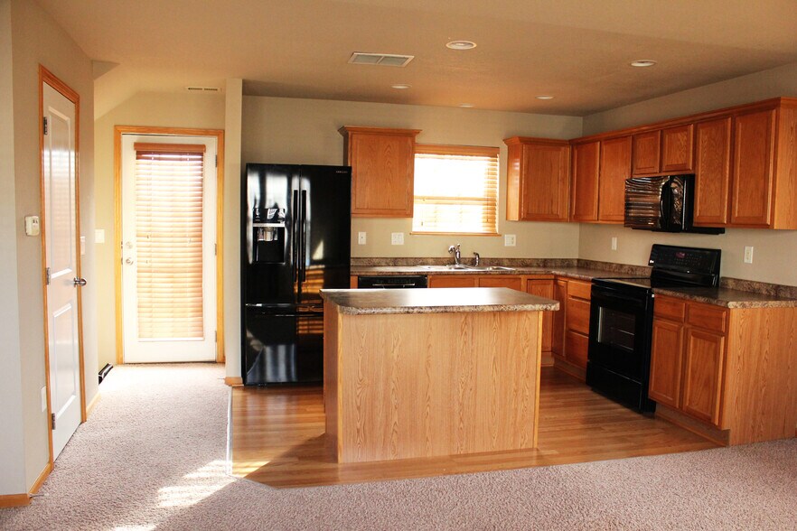 Building Photo - 3203 SW Arlan Ln