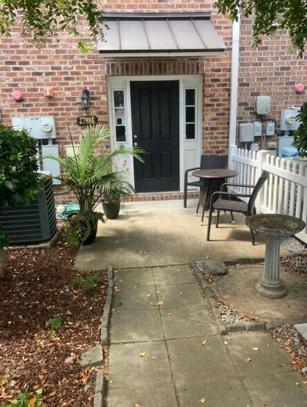 Building Photo - 2798 Howard Ave