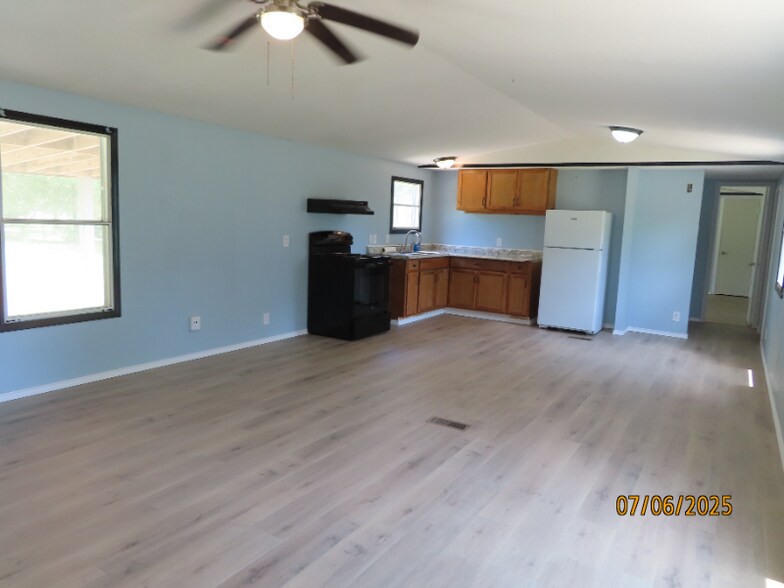 Building Photo - 217 Co Rd 438