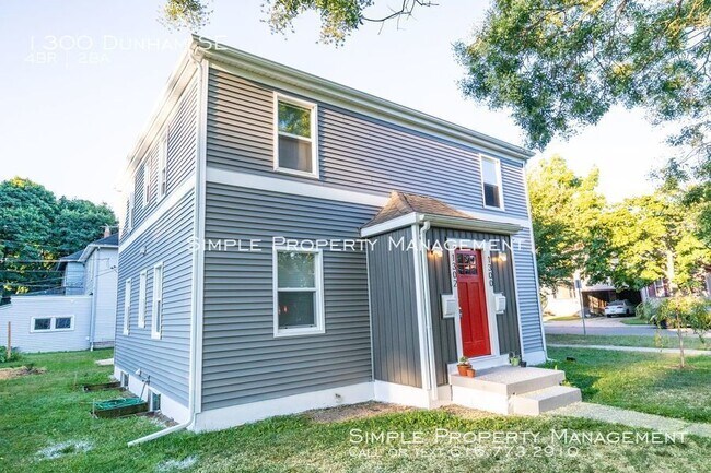 Building Photo - Nice 4 bed, 2 Bath Lower!