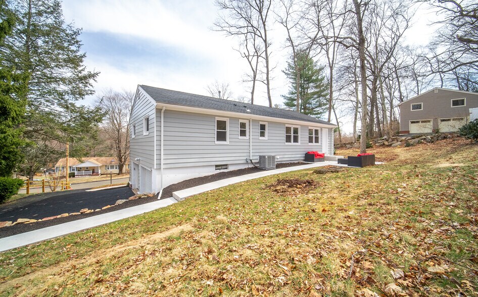 Building Photo - 24 Cedar Hill Rd
