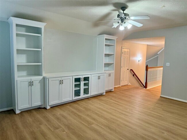 Building Photo - 23514 Desert Gold Dr