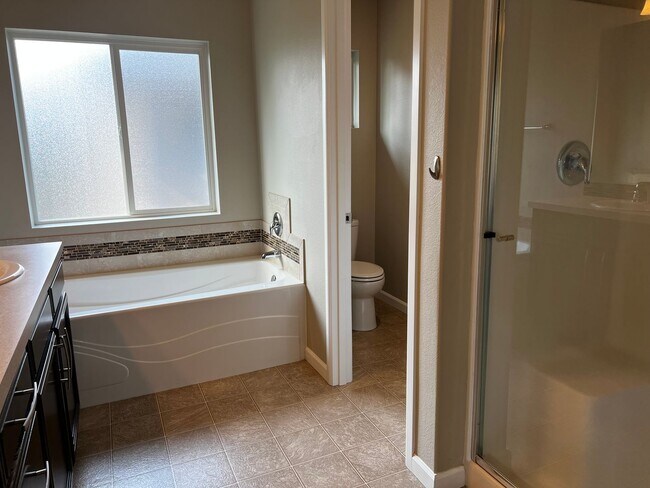 Building Photo - Updated 4 Bedroom Lacey/Hawks Prairie Home for Rent