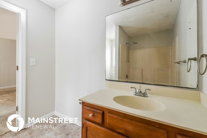 Building Photo - 187 King James Dr