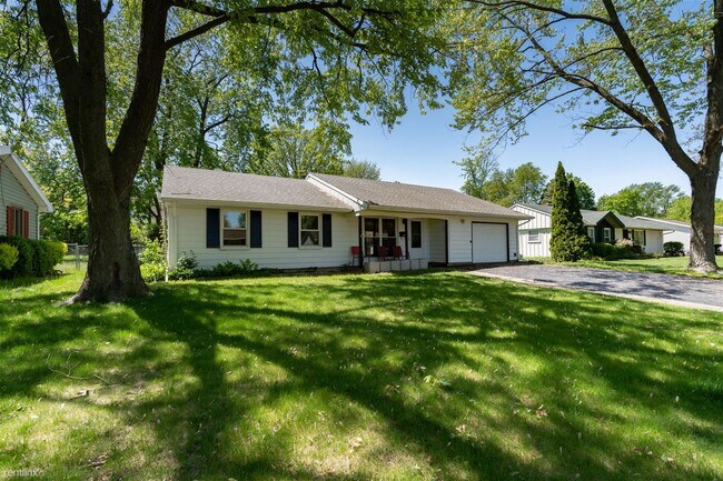 Building Photo - 3 br, 1.5 bath House - 321 Rowe Drive