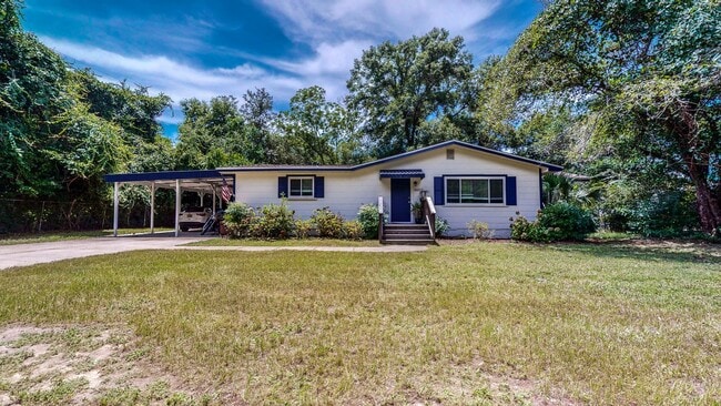 Building Photo - Charming Updated Home in Bluewater Bay – N...