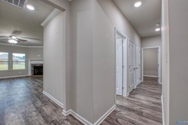 Building Photo - 124 Oak Fletcher Dr