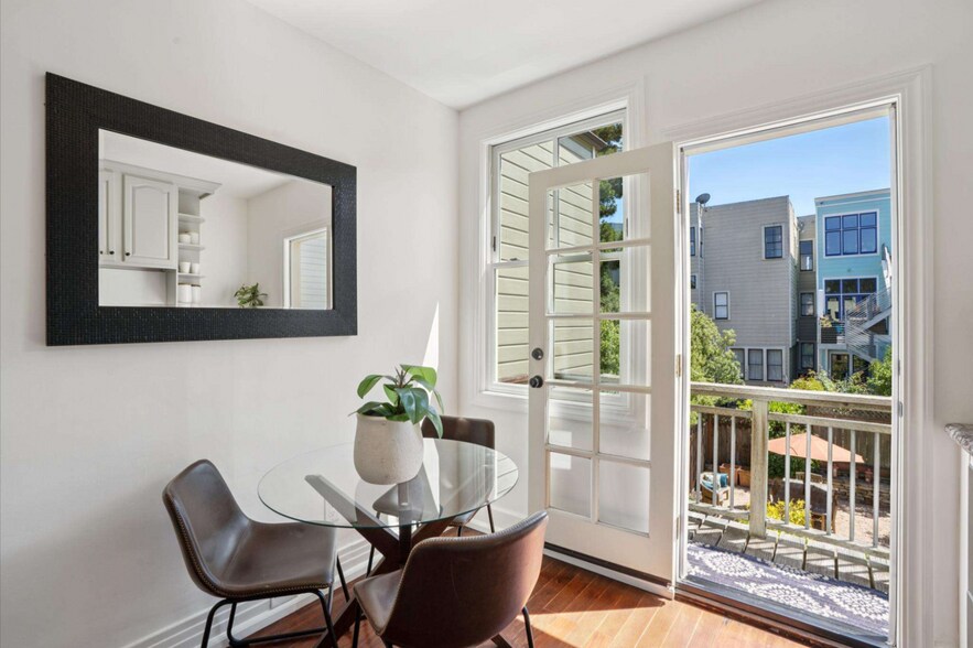 Kitchen - 49 Liberty St