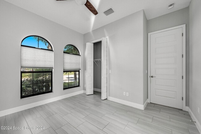 Building Photo - 2713 Rodina Dr