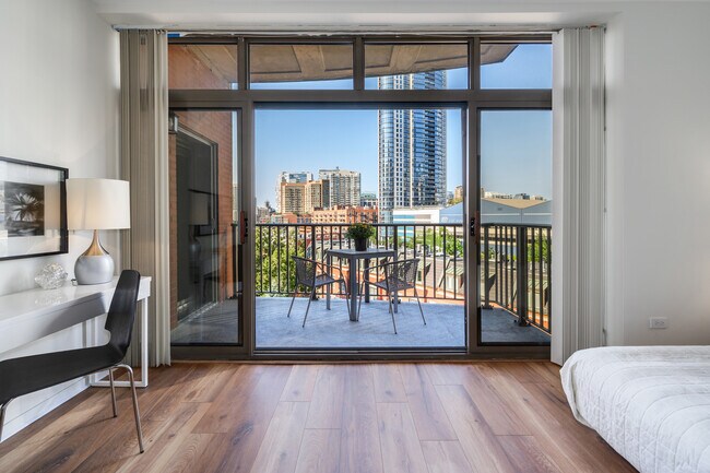 Building Photo - 400 N Clinton St