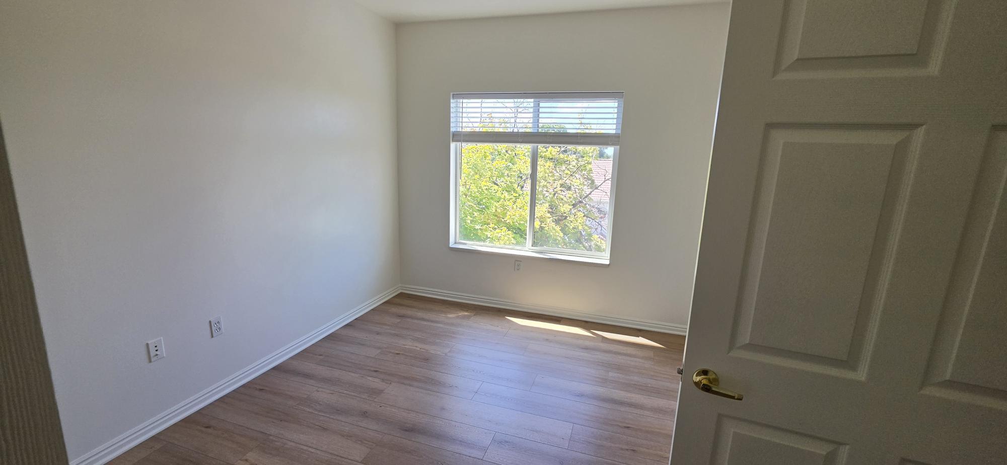 Building Photo - 765 E 560 N