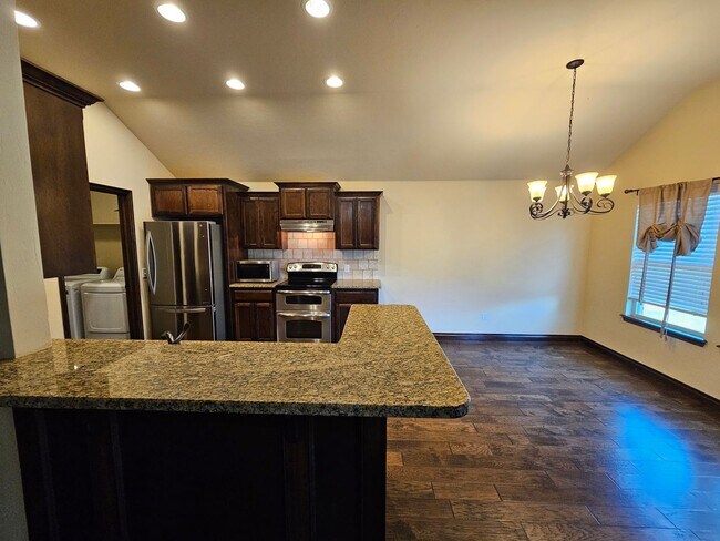 Building Photo - (3) Bed/(2) Bath in Red Canyon Ranch Avail...