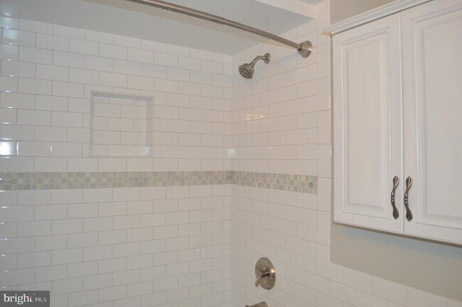 Building Photo - 5904 Mt Eagle Dr
