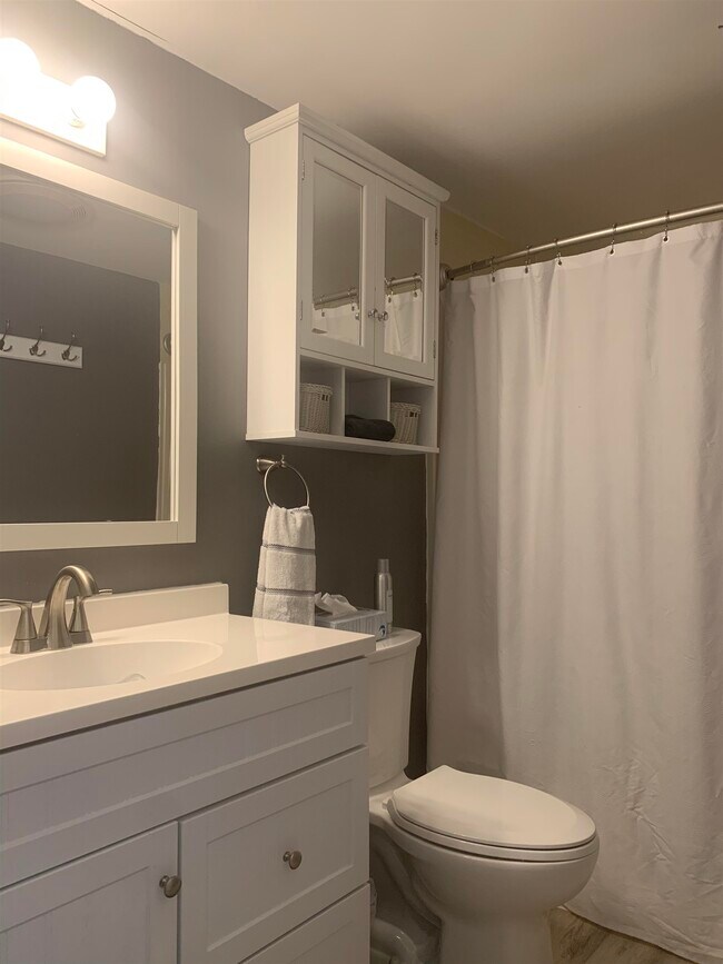 Building Photo - 508 Piscassic St