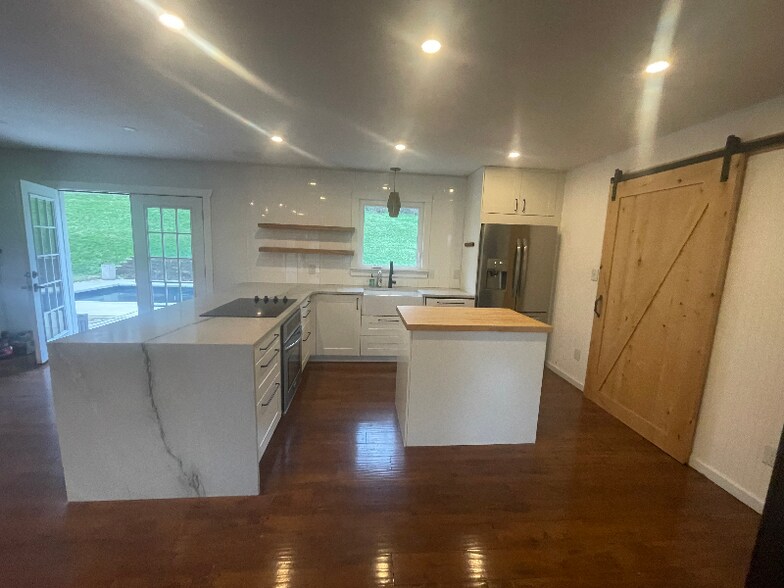 Building Photo - 2341 Santa Fe Pike