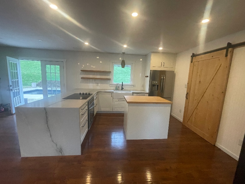 Building Photo - 2341 Santa Fe Pike