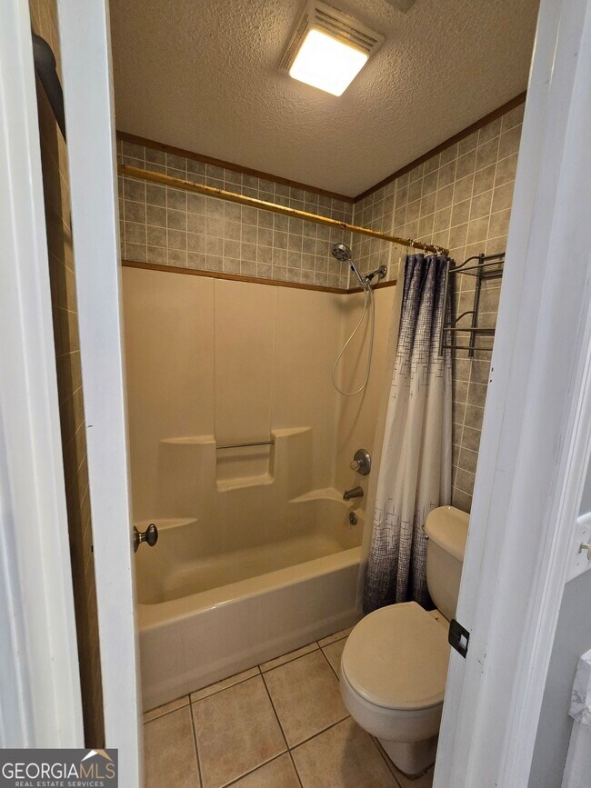 Building Photo - 127 Summerfield Dr