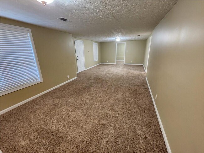 Building Photo - 350 Saddle Bridge Dr