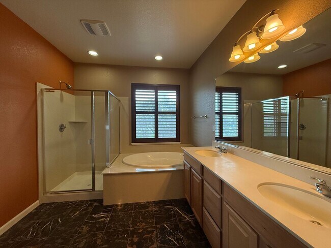 Building Photo - Private Cul-de-Sac Home in Gated Roseville Community with Views